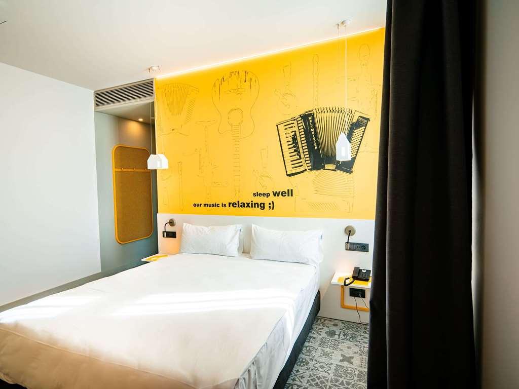 ホテル Ibis Styles Sibiu Arsenal 部屋 写真
