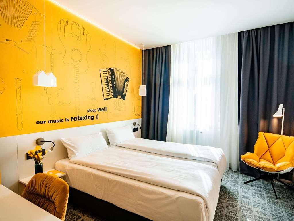 ホテル Ibis Styles Sibiu Arsenal 部屋 写真