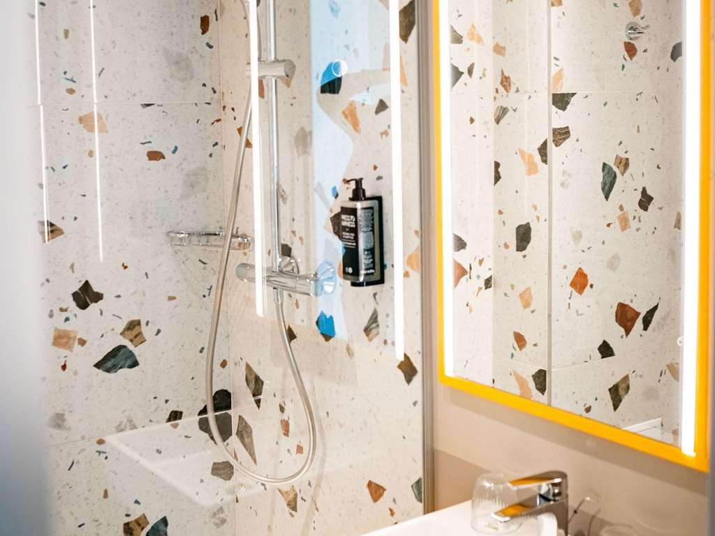 ホテル Ibis Styles Sibiu Arsenal 部屋 写真