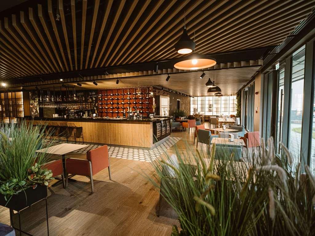 ホテル Ibis Styles Sibiu Arsenal レストラン 写真